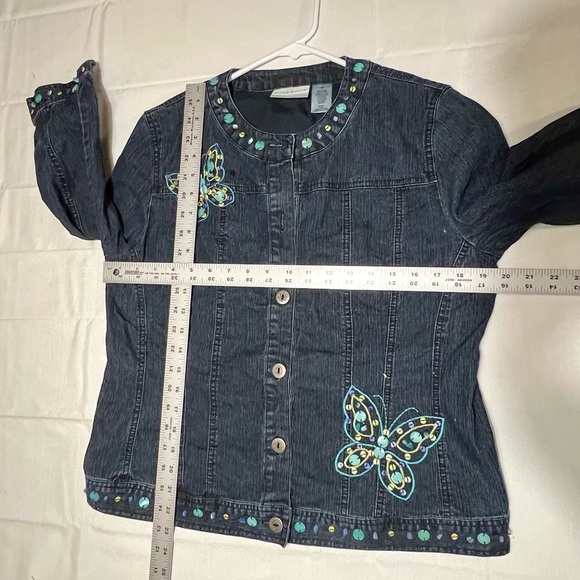 Alfred Dunner Women's Jean Jacket with Beaded Butterflies, size 8P REDUCED ❗️ - Picture 3 of 7